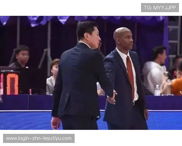 京粤大战的宿仇:马布里与李春江的冲突,李春江掀翻马布里 京粤大战的宿仇:马布里与李春江的冲突,李春江掀翻马布里
